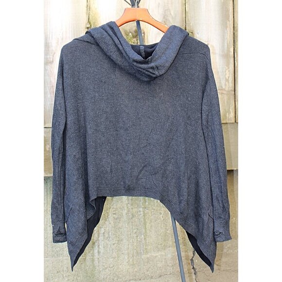 Lululemon - sz Med  -Cabin Yogi Boolux Reversible Cardigan Wrap in Black + Grey - Picture 2 of 8